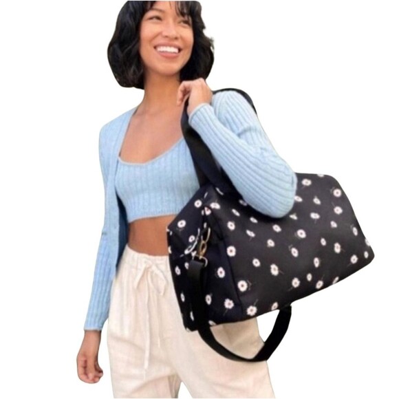 Alice + Olivia Daisy Canvas Weekender Bag & White Fox Daisy Travel Cosmetic Bag - Picture 3 of 12